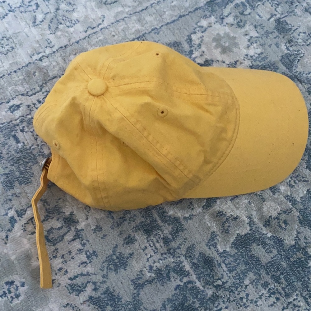 Yellow cap 🧢